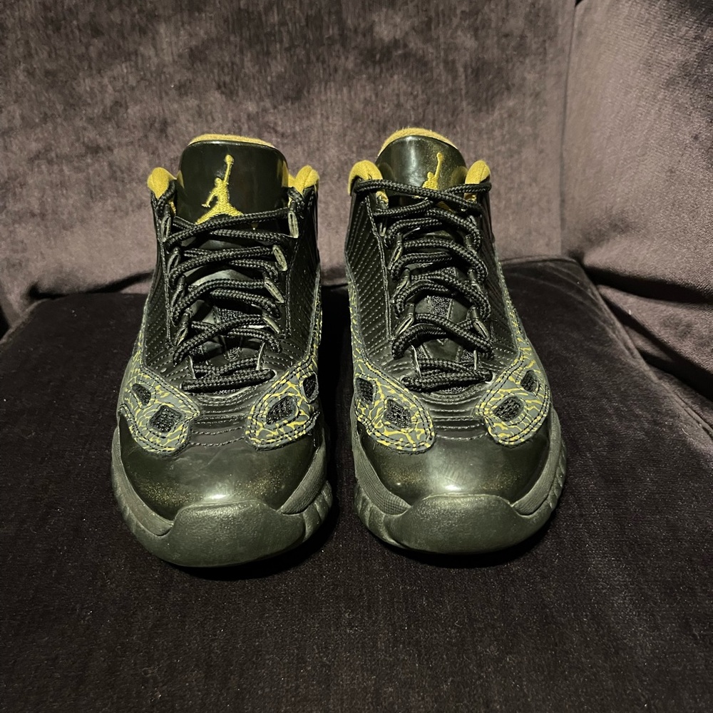 Size 8 - Jordan 11 Retro Low IE - 316318-071
